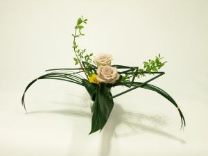 Cessons de vendre des fleurs… vendons de l’émotion! Johanne Martel, Isabel Harrisson Cessons de vendre des fleurs… vendons de l’émotion! Johanne Martel, Isabel Harrisson