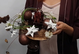 Démarquez vos compositions florales en utilisant des matériaux traditionnels? Isabel Harrisson